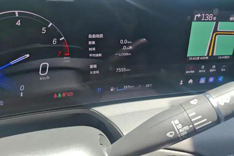 2024 Cadillac CT5 28T Luxury Pro — миниатюра 10