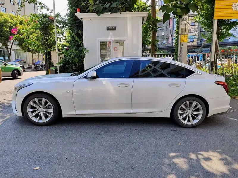 2024 Cadillac CT5 28T Luxury Pro — миниатюра 3