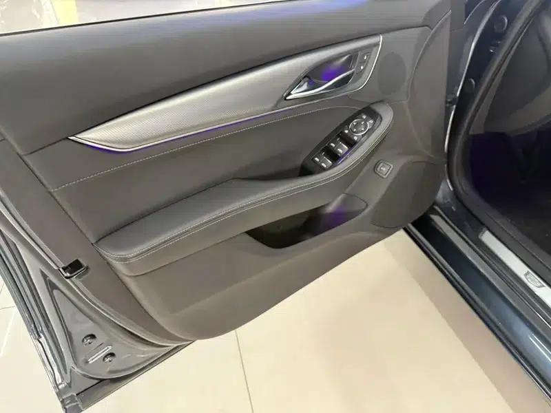 2022 Cadillac CT5 28T Luxury Standard Edition — миниатюра 11