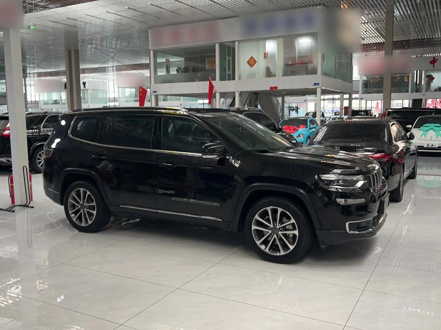 Jeep Grand Commander 2018 2.0T Four-Wheel Drive Enjoyment Edition China VI — миниатюра 4