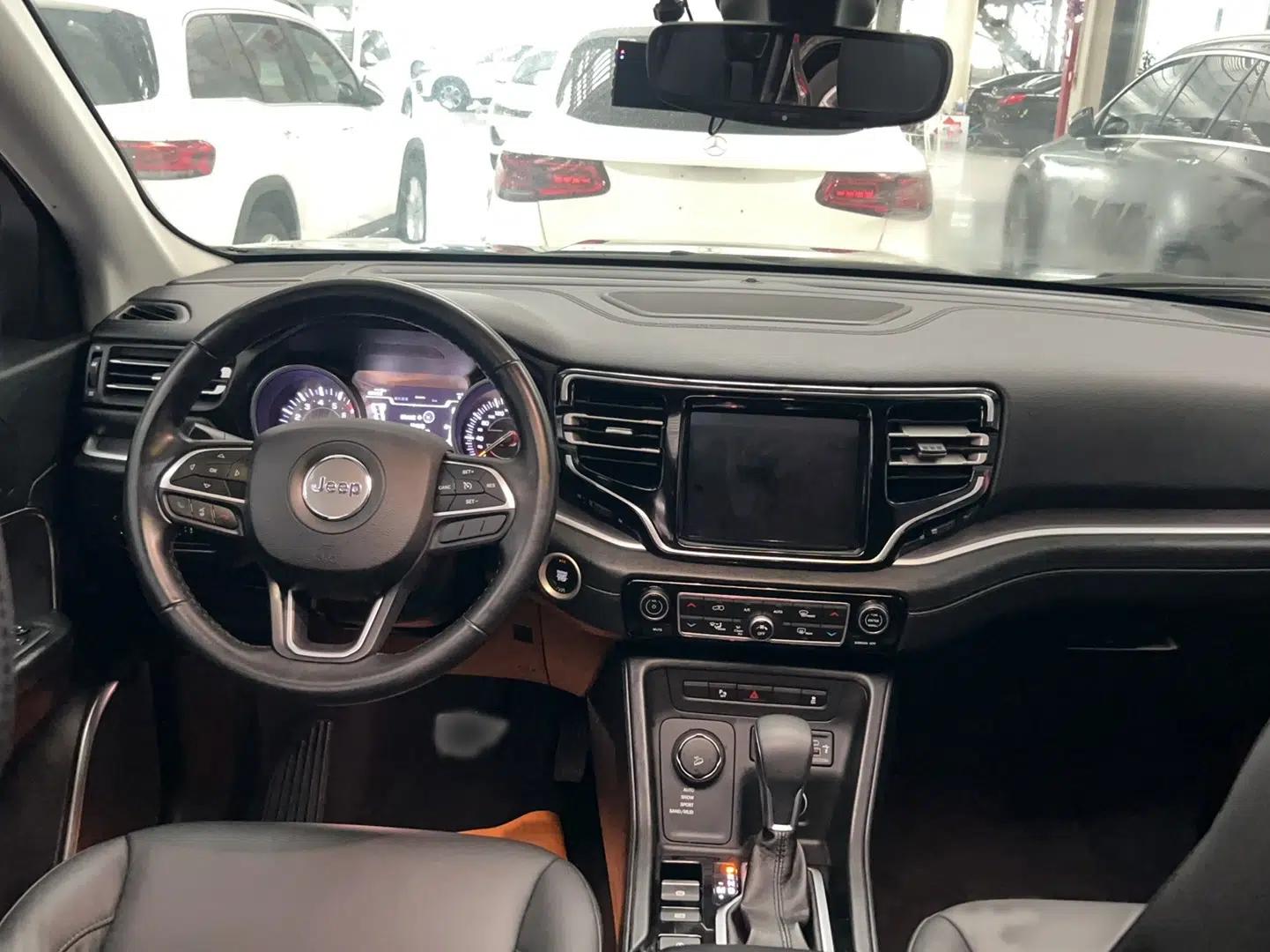 Jeep Grand Commander 2018 2.0T Four-Wheel Drive Enjoyment Edition China VI — миниатюра 10