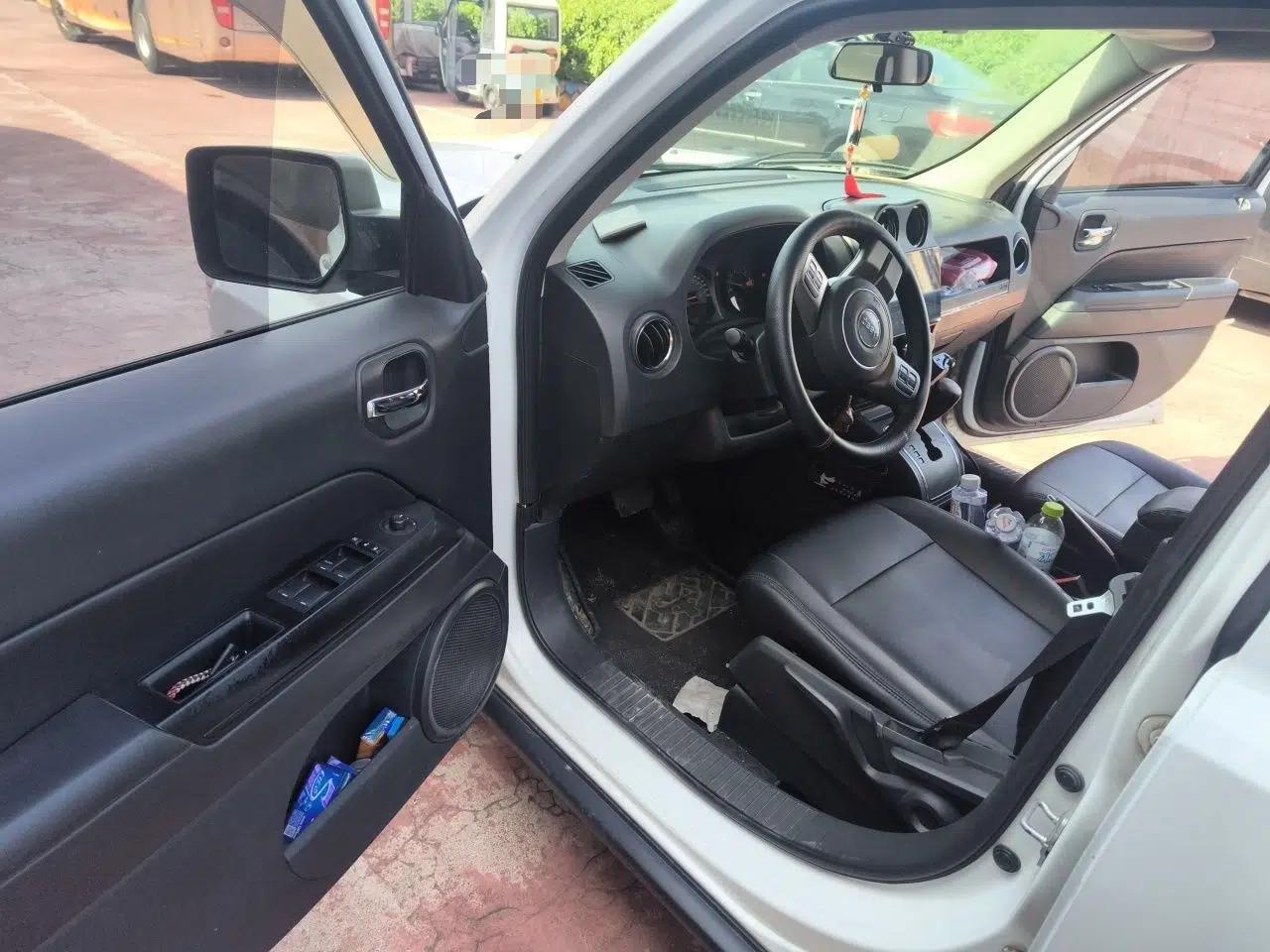 Jeep Patriot 2014 2.4L Sport Edition — миниатюра 16