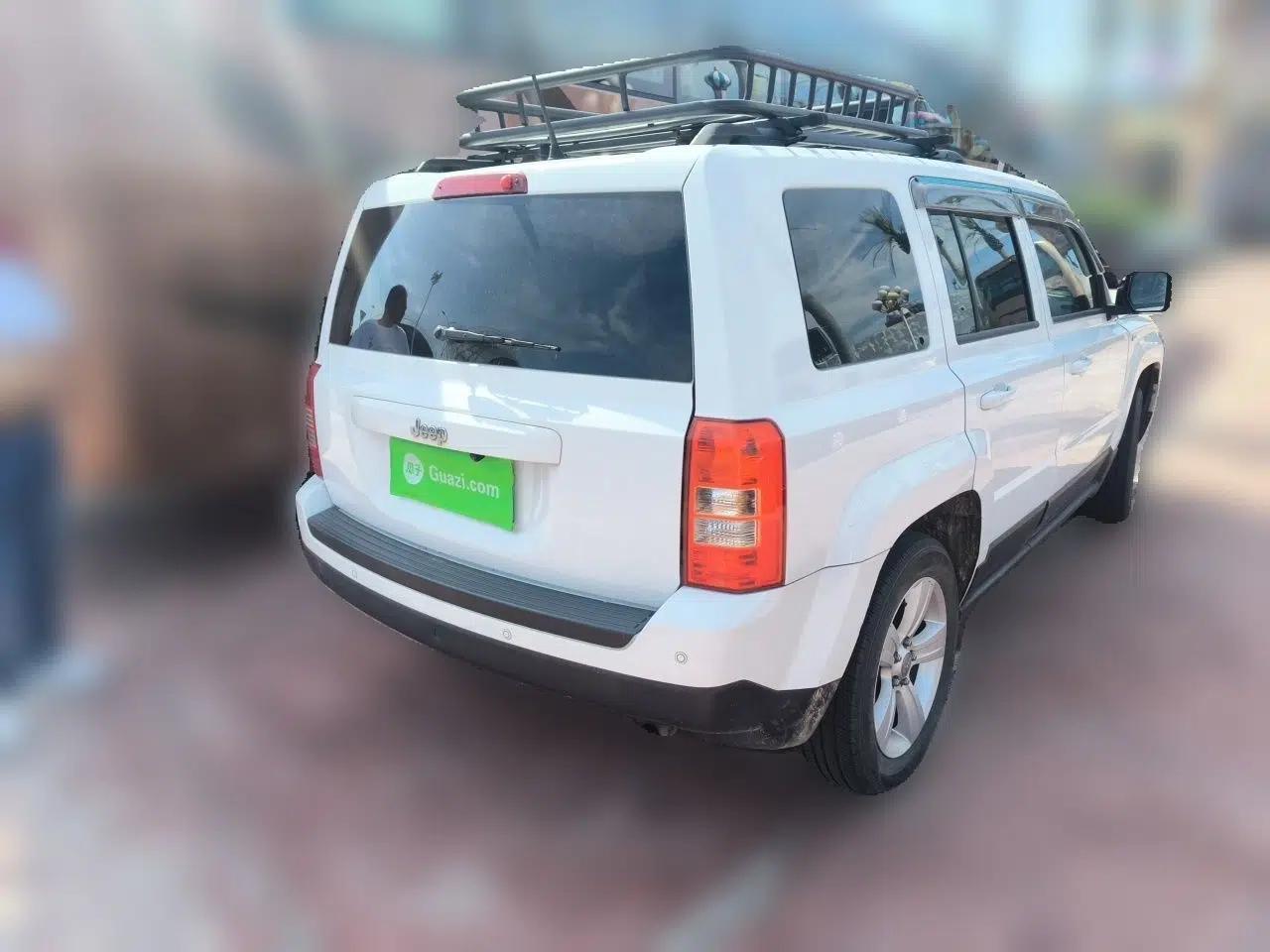 Jeep Patriot 2014 2.4L Sport Edition — миниатюра 6