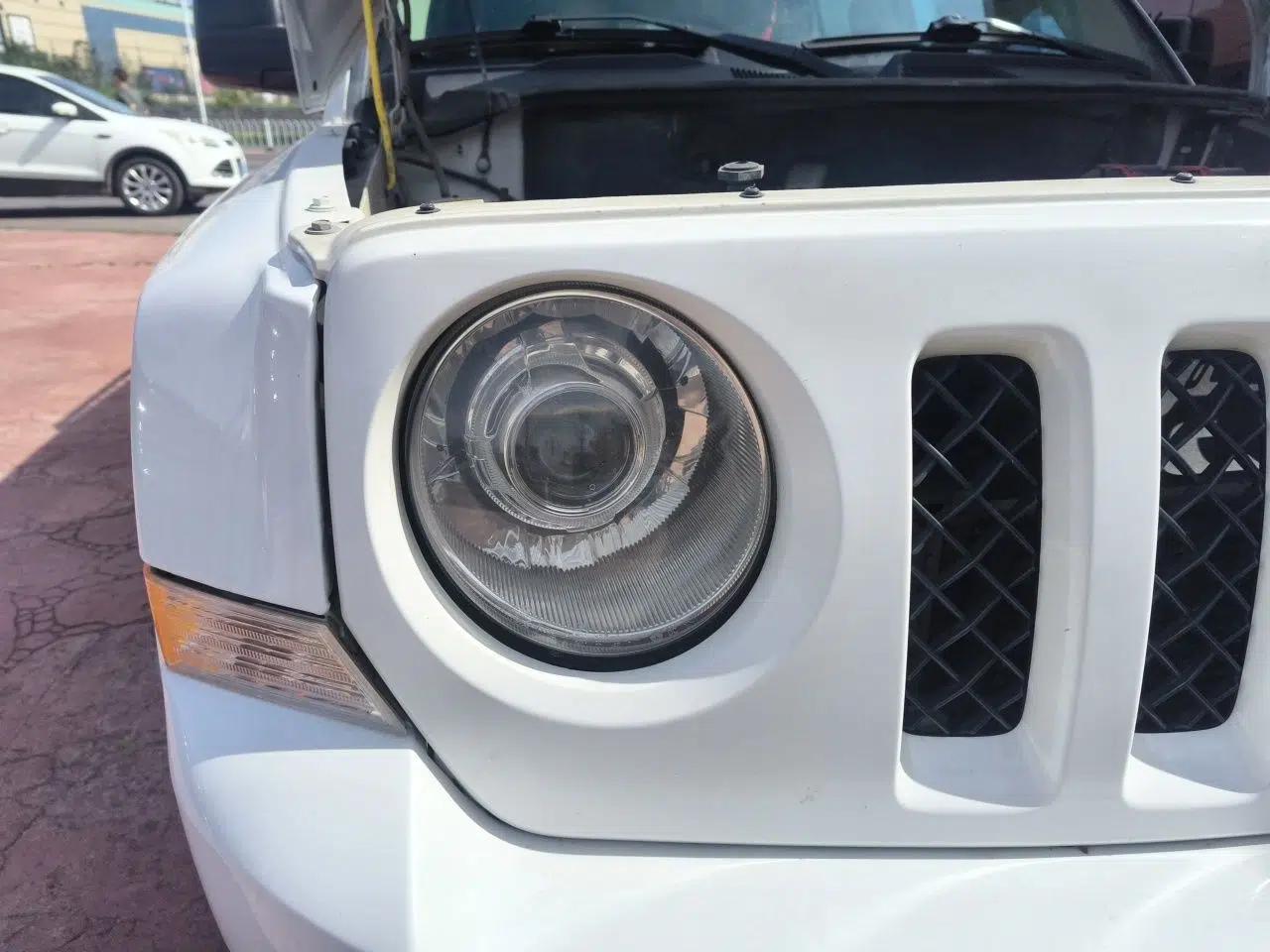 Jeep Patriot 2014 2.4L Sport Edition — миниатюра 7