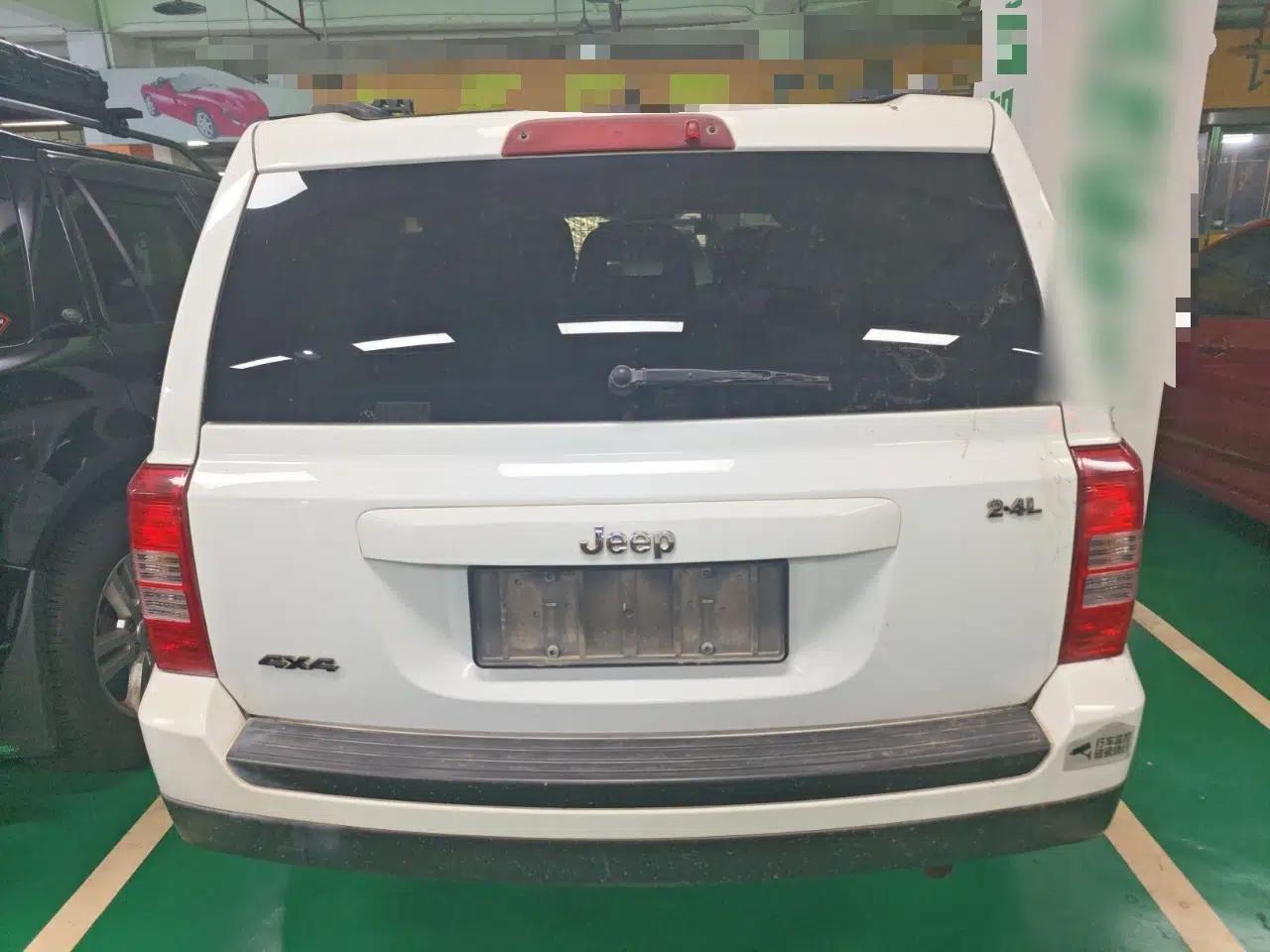 Jeep Patriot 2014 2.4L Sport Edition — миниатюра 6