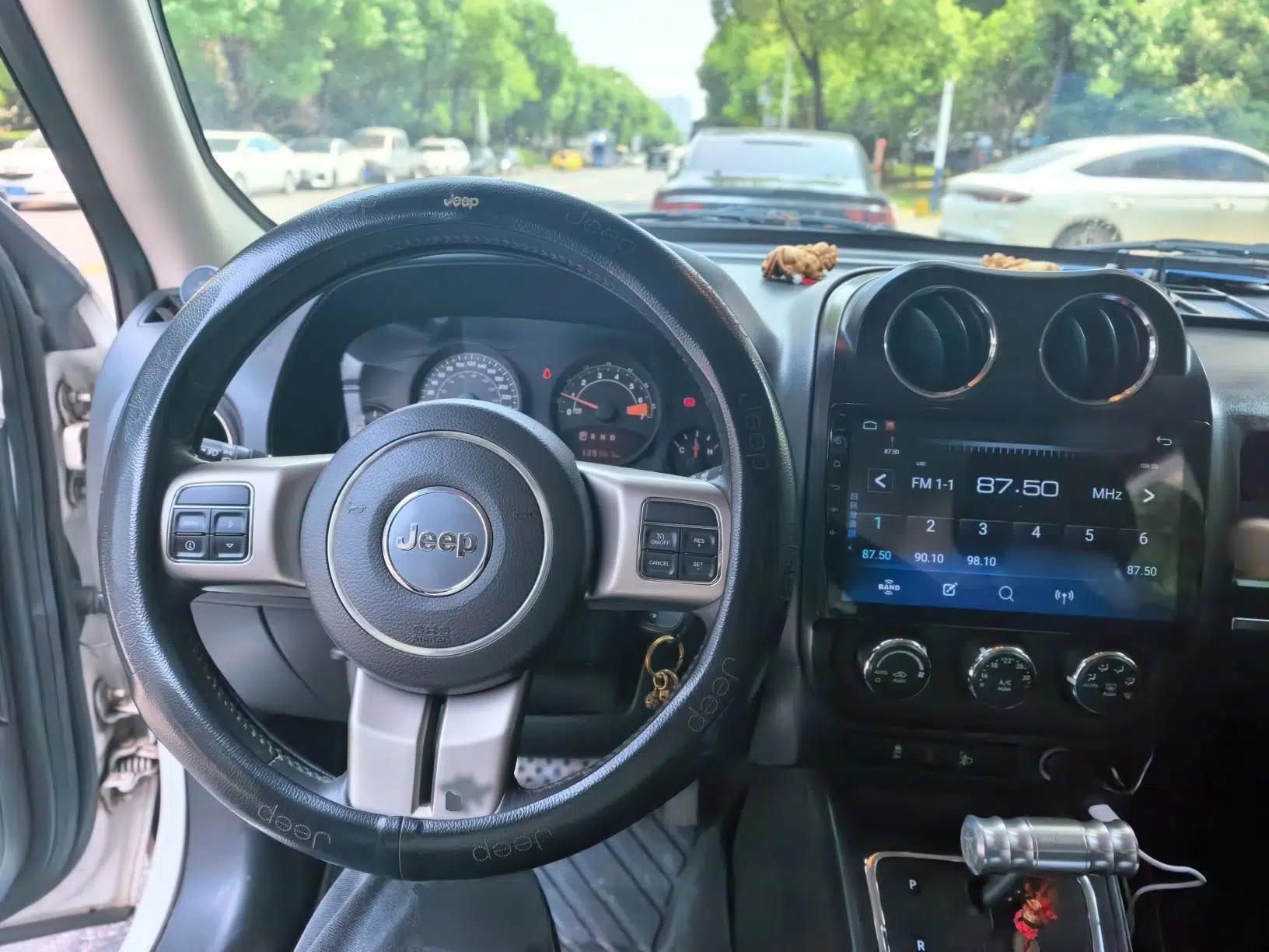 Jeep Patriot 2014 2.4L Sport Edition — миниатюра 7