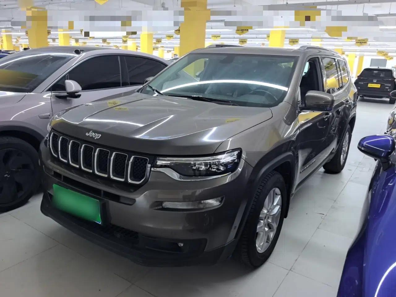 Jeep Commander 2018 2.0T Two-Wheel Drive Enjoy Edition China V — миниатюра 1