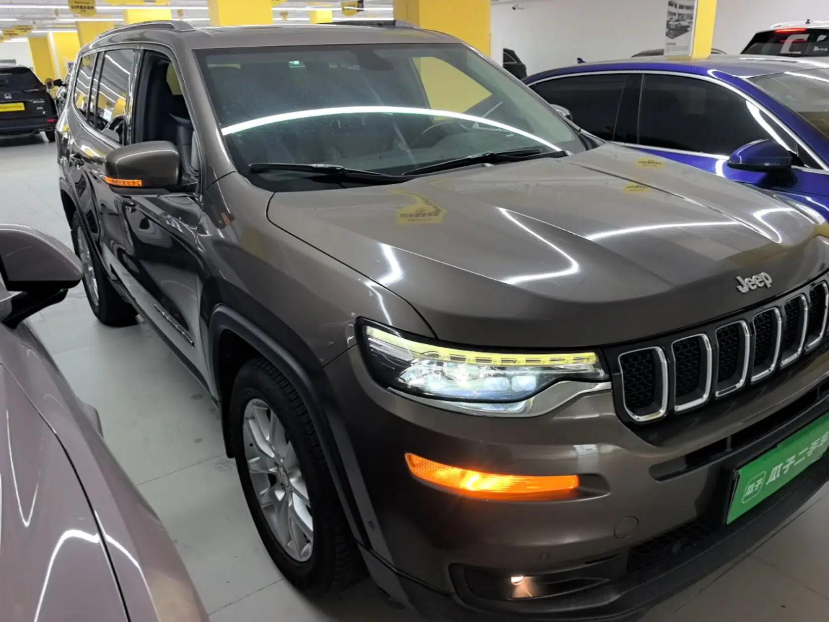 Jeep Commander 2018 2.0T Two-Wheel Drive Enjoy Edition China V — миниатюра 3