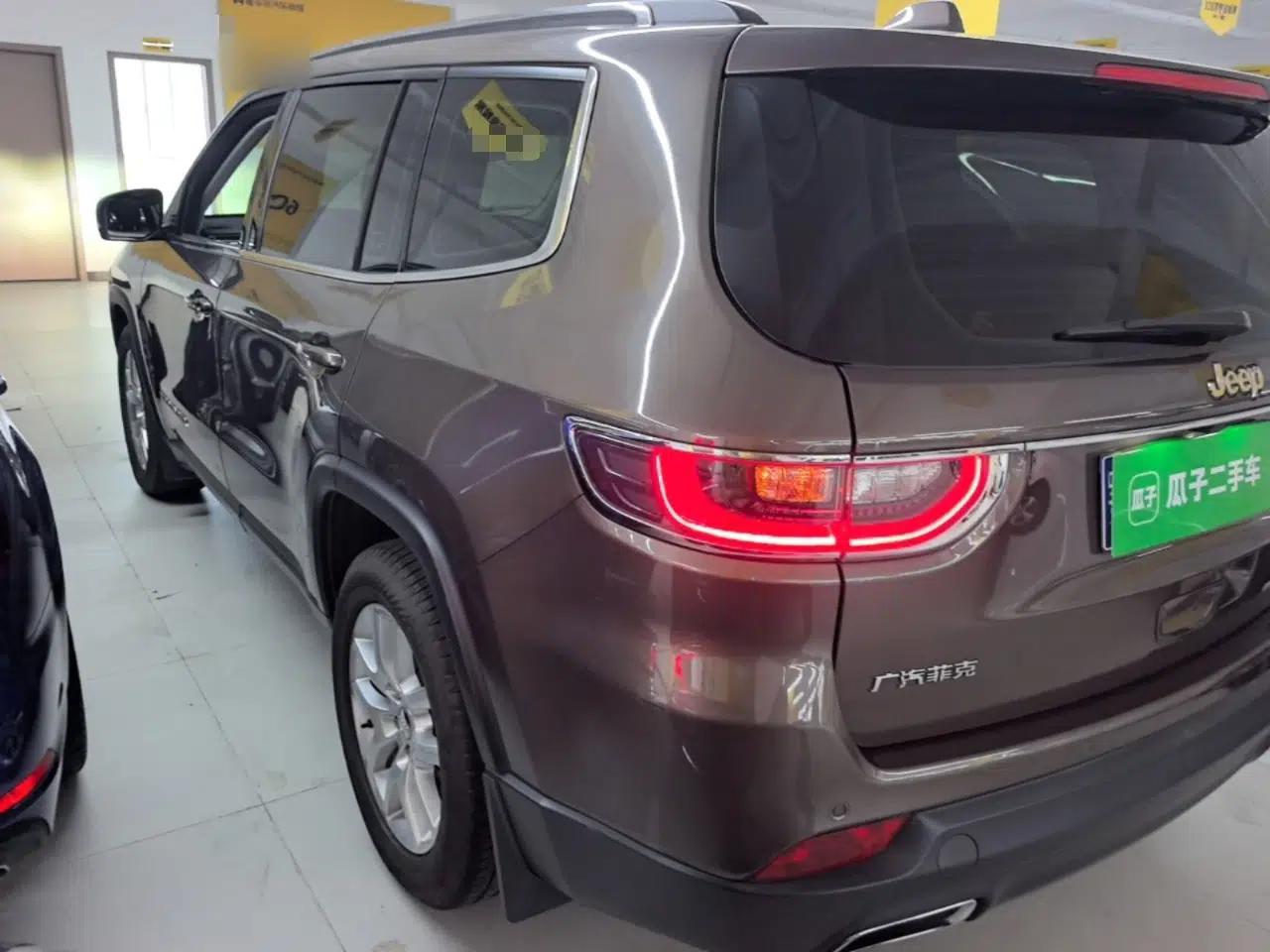 Jeep Commander 2018 2.0T Two-Wheel Drive Enjoy Edition China V — миниатюра 4