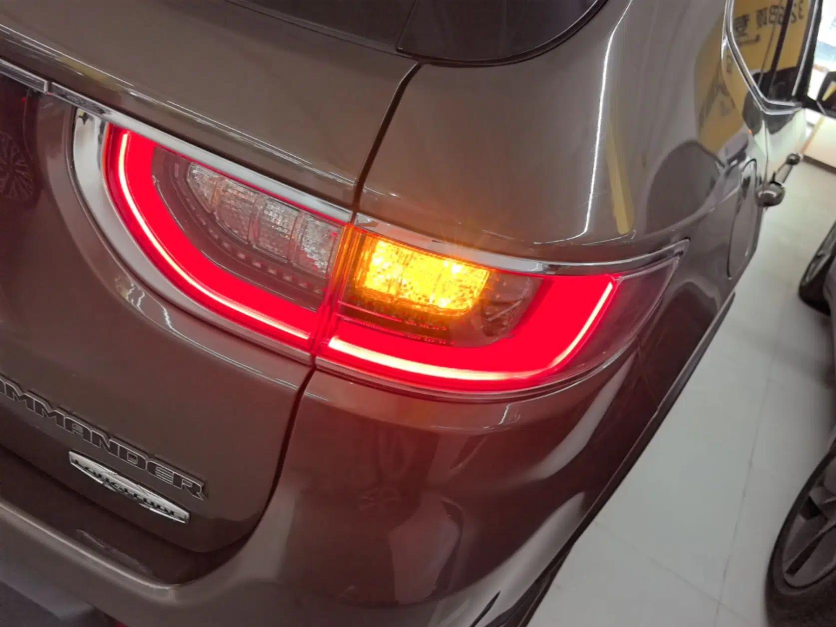 Jeep Commander 2018 2.0T Two-Wheel Drive Enjoy Edition China V — миниатюра 9