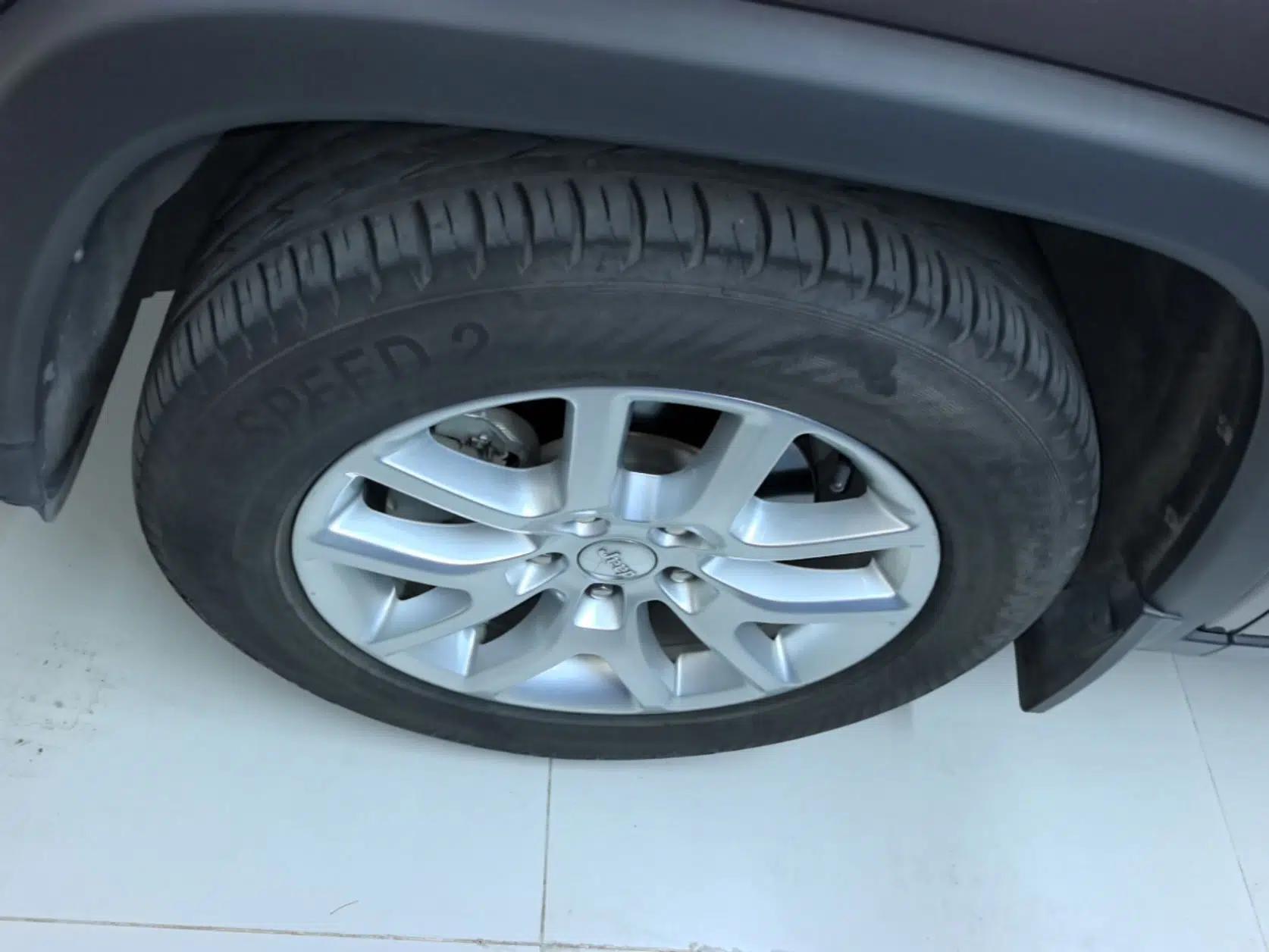 Jeep Commander 2018 2.0T Two-Wheel Drive Enjoy Edition China V — миниатюра 10