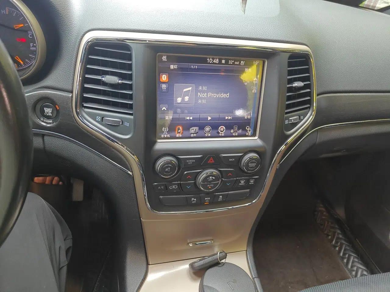 Jeep Grand Cherokee 2015 3.0L Elite Navigation Edition — миниатюра 13