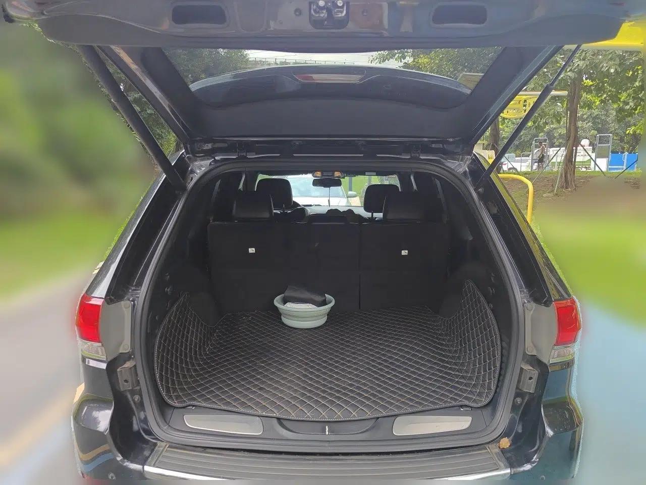 Jeep Grand Cherokee 2015 3.0L Elite Navigation Edition — миниатюра 19
