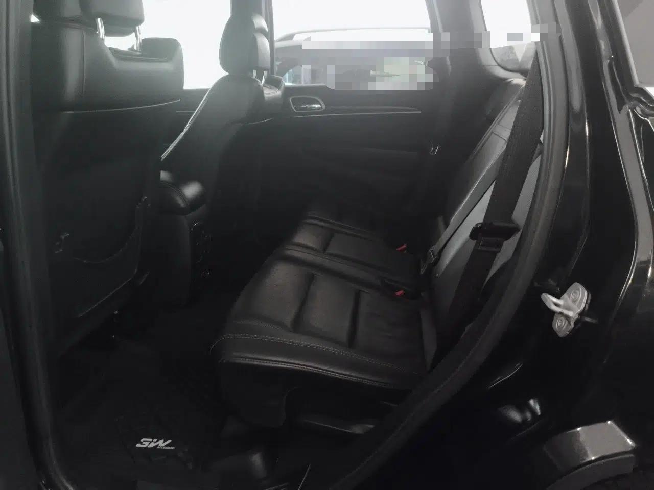 Jeep Grand Cherokee 2014 3.6L Elite Navigation Edition — миниатюра 17