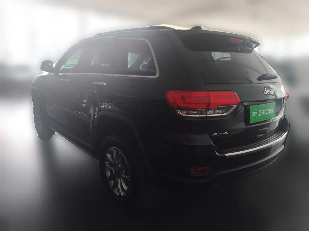 Jeep Grand Cherokee 2014 3.6L Elite Navigation Edition — миниатюра 4