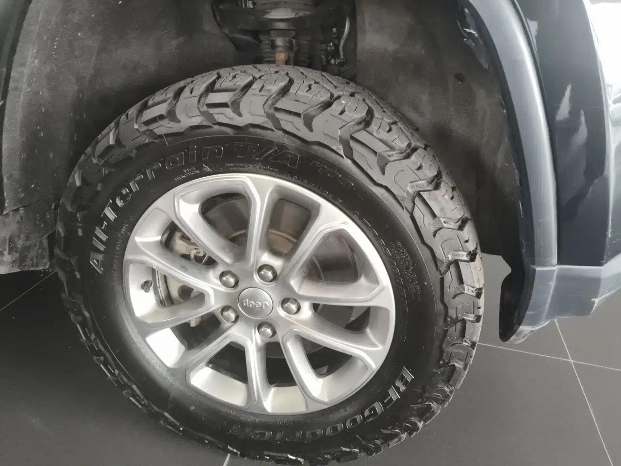Jeep Grand Cherokee 2014 3.6L Elite Navigation Edition — миниатюра 8