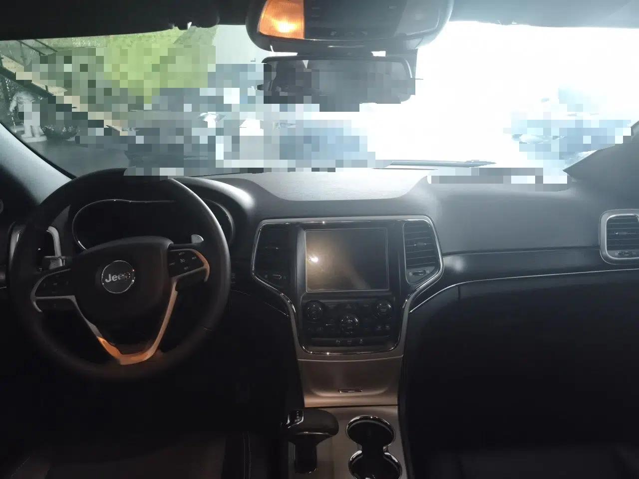 Jeep Grand Cherokee 2014 3.6L Elite Navigation Edition — миниатюра 9