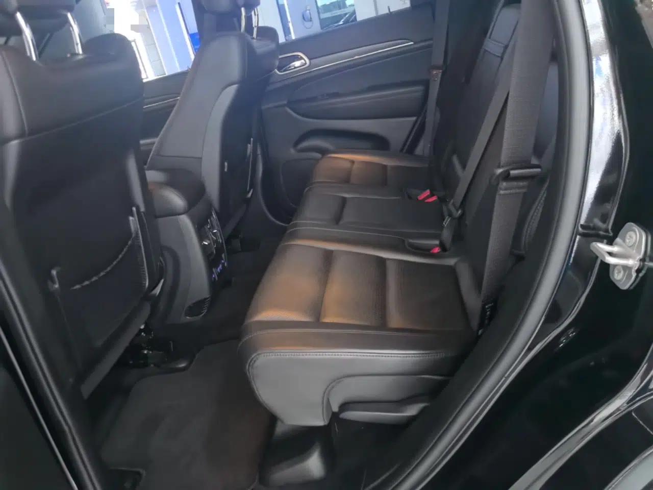 Jeep Grand Cherokee 2020 3.0L Elite Navigation Edition — миниатюра 20