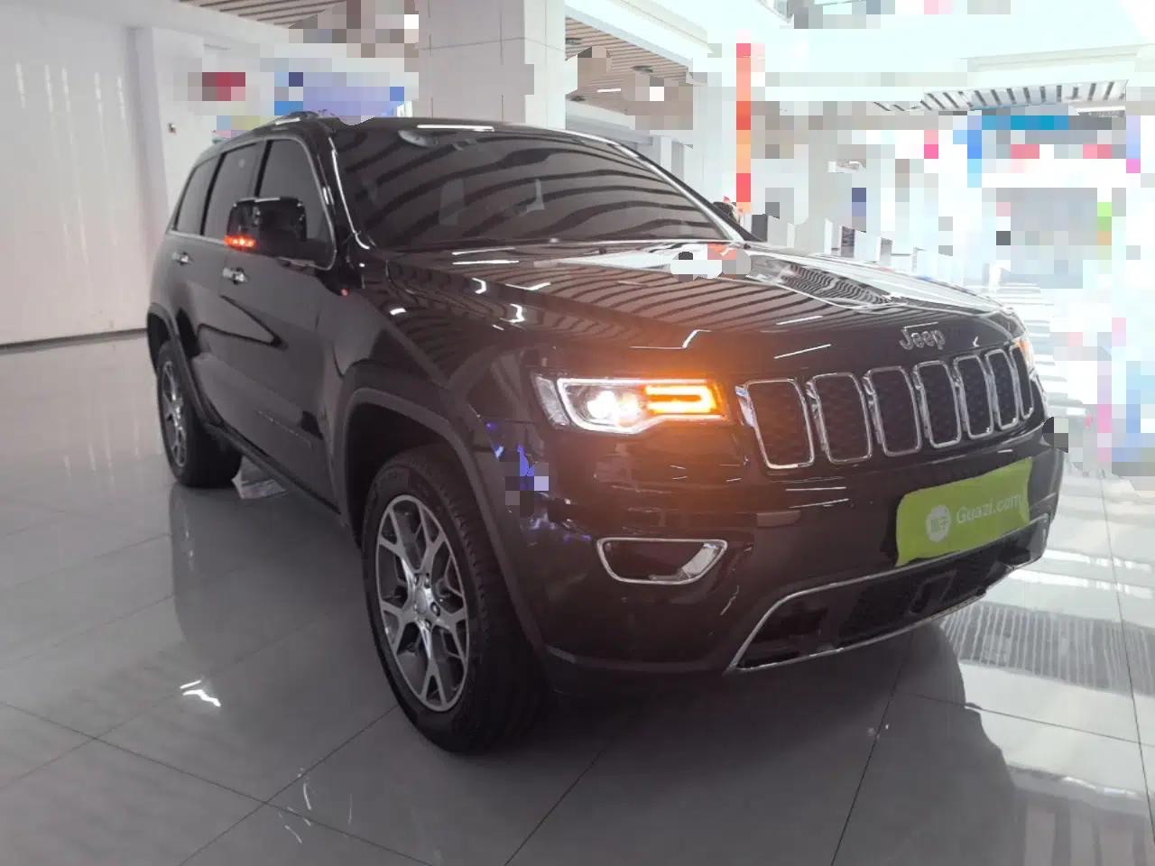 Jeep Grand Cherokee 2020 3.0L Elite Navigation Edition — миниатюра 3