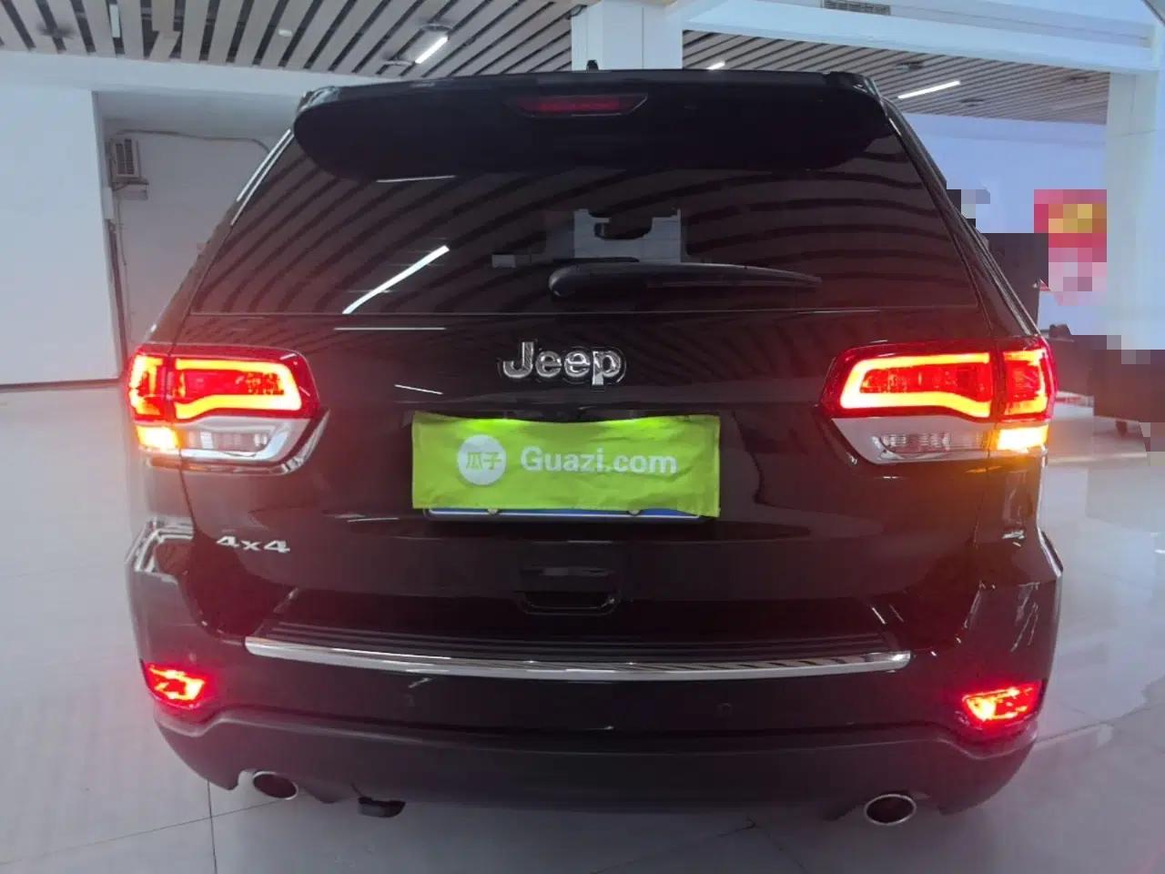 Jeep Grand Cherokee 2020 3.0L Elite Navigation Edition — миниатюра 5