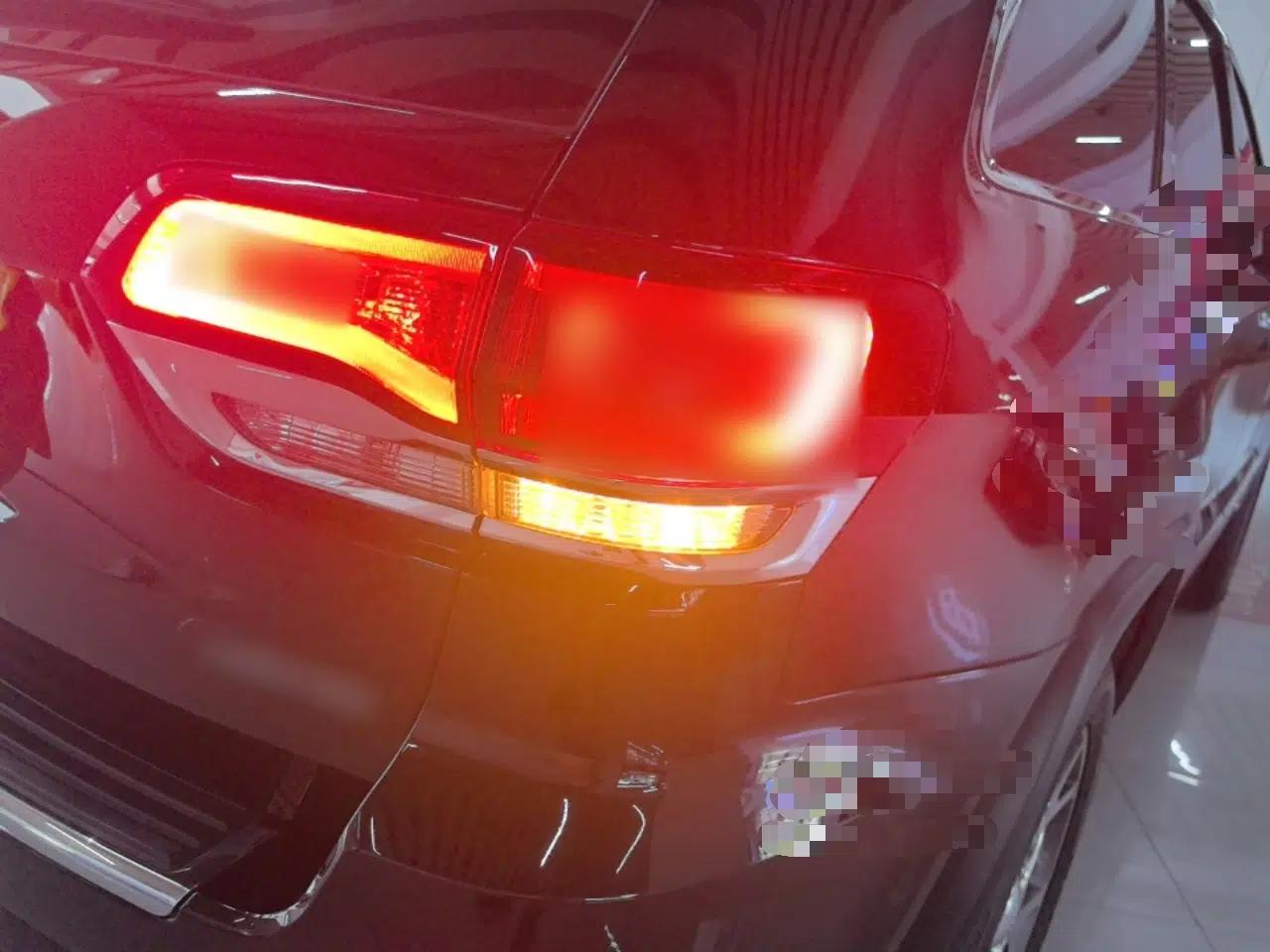 Jeep Grand Cherokee 2020 3.0L Elite Navigation Edition — миниатюра 9