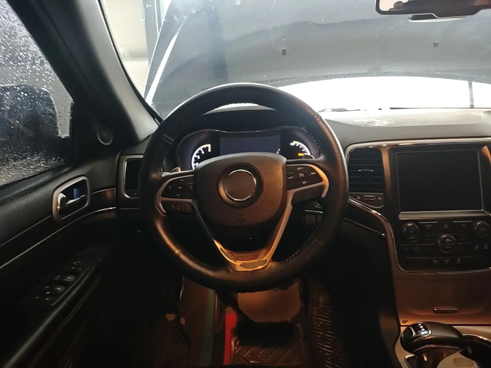 Jeep Grand Cherokee 2015 3.0TD Diesel Comfort Navigation Edition — миниатюра 13