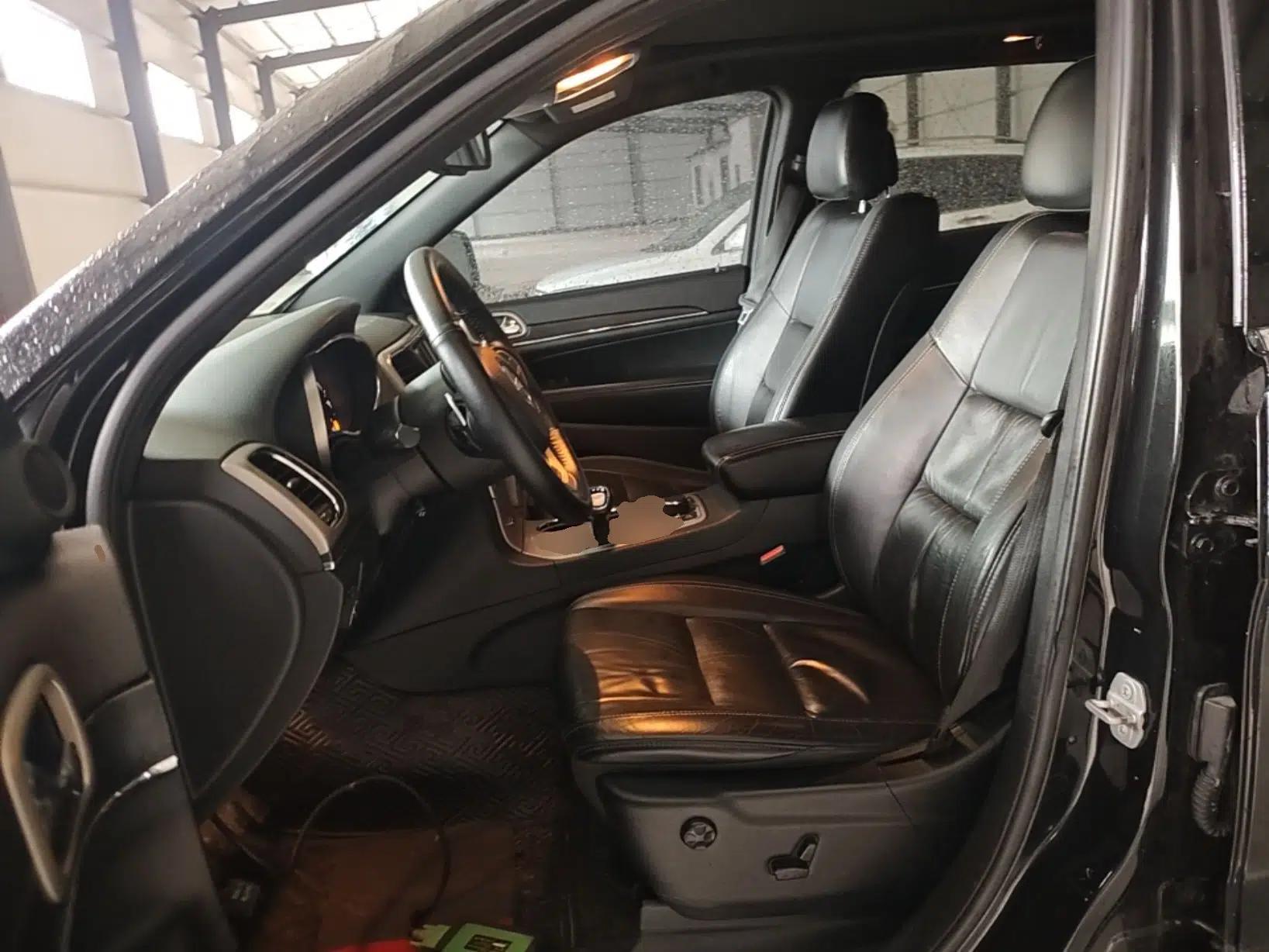 Jeep Grand Cherokee 2015 3.0TD Diesel Comfort Navigation Edition — миниатюра 17