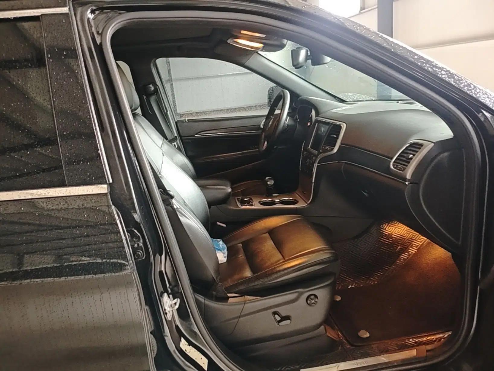 Jeep Grand Cherokee 2015 3.0TD Diesel Comfort Navigation Edition — миниатюра 19