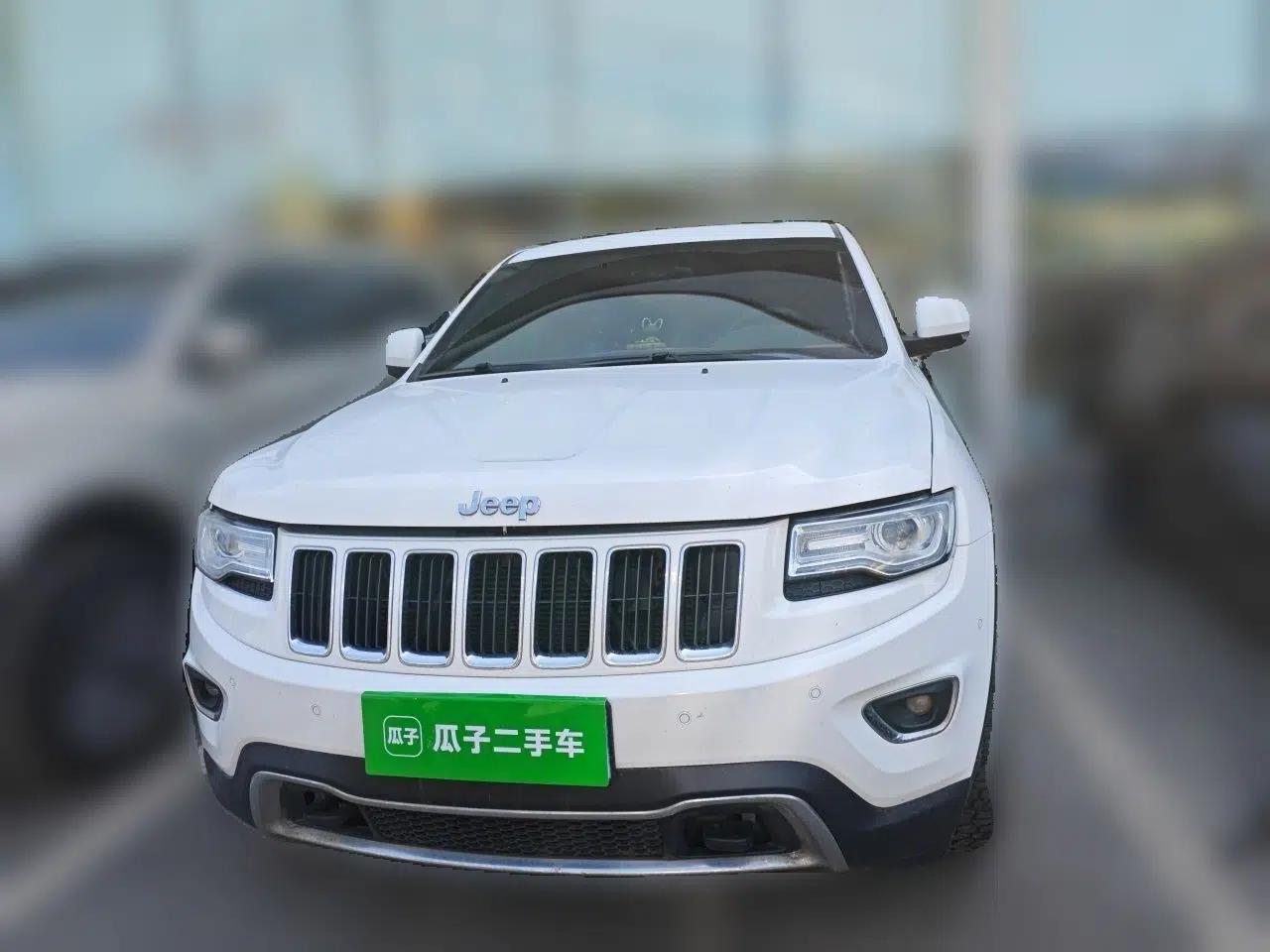 Jeep Grand Cherokee 2014 3.0L Comfort Navigation Edition — миниатюра 2