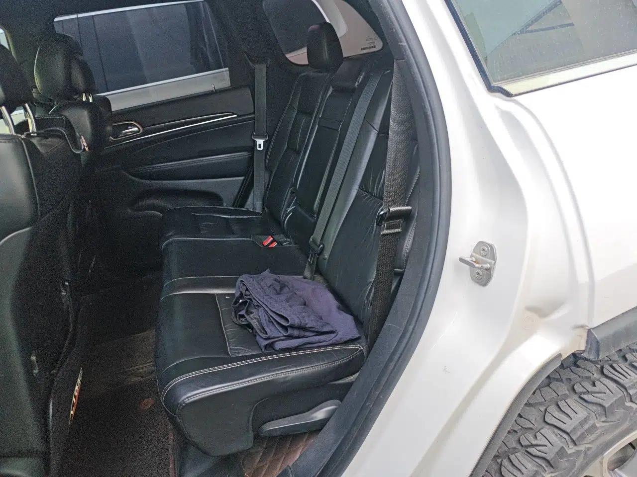 Jeep Grand Cherokee 2014 3.0L Comfort Navigation Edition — миниатюра 17