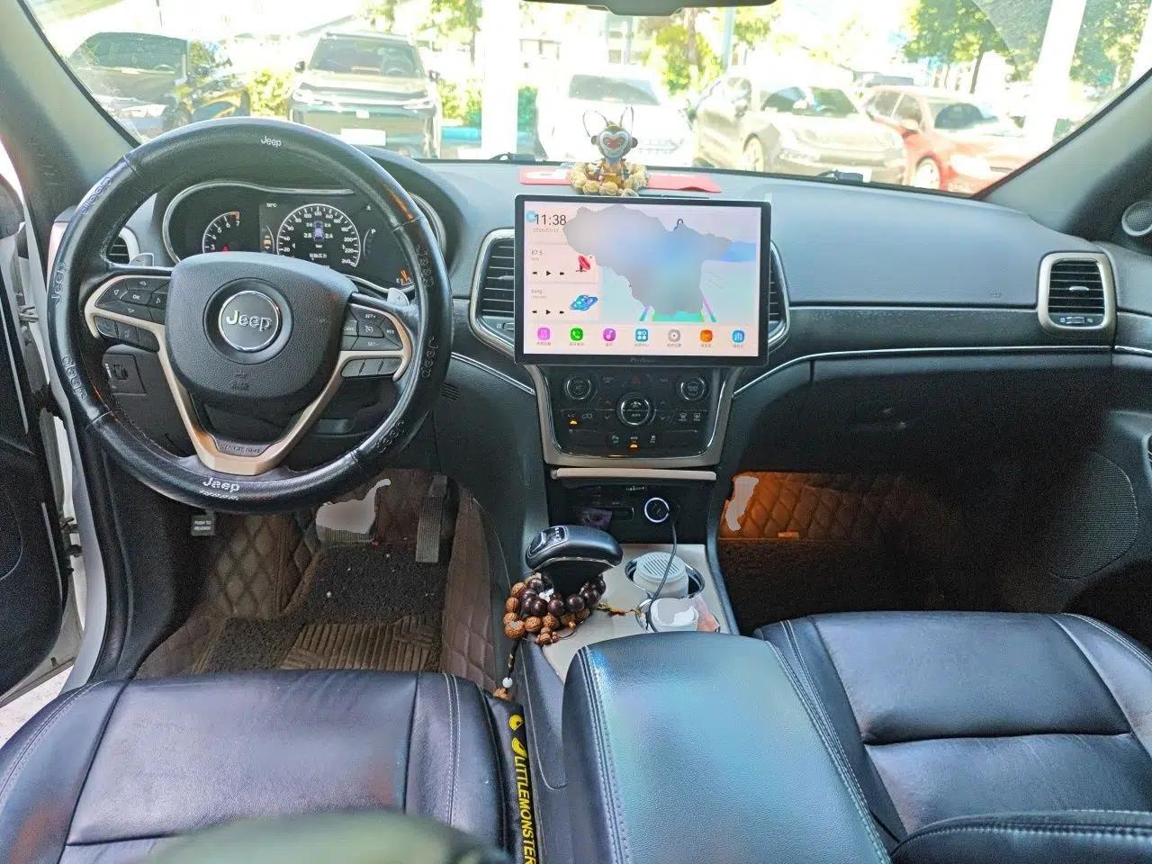 Jeep Grand Cherokee 2014 3.0L Comfort Navigation Edition — миниатюра 9