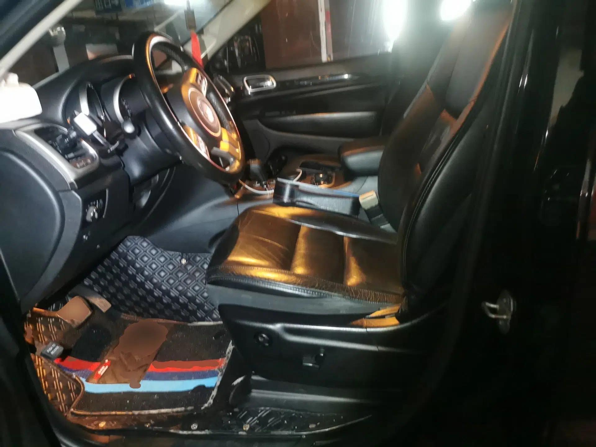 Jeep Grand Cherokee 2013 3.6L Comfort Edition — миниатюра 15