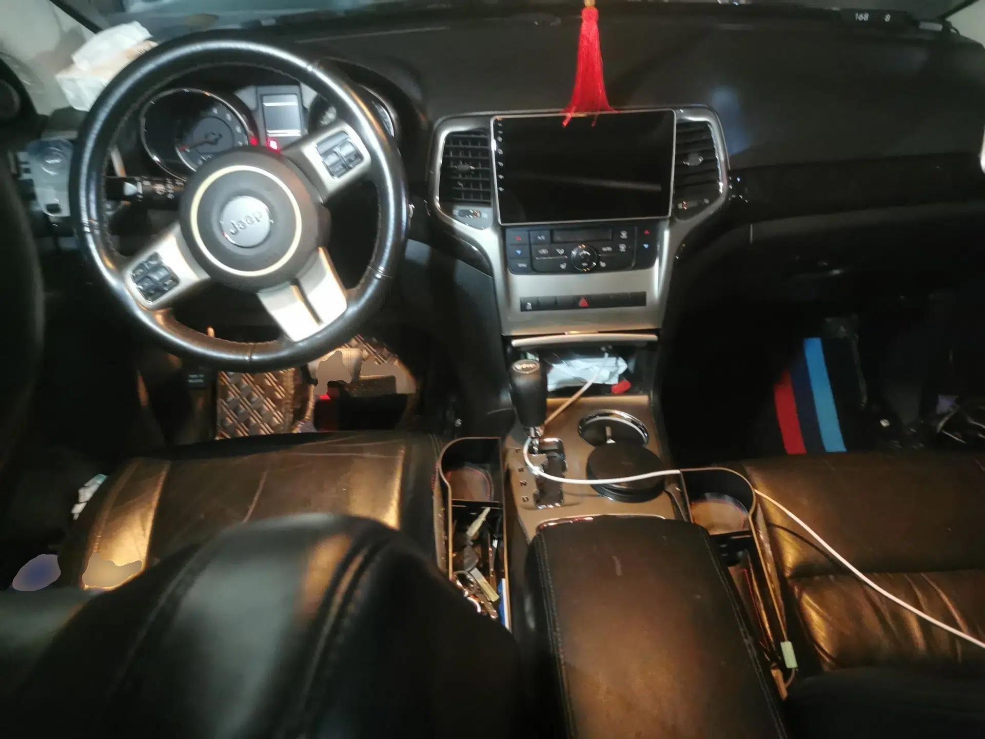 Jeep Grand Cherokee 2013 3.6L Comfort Edition — миниатюра 9