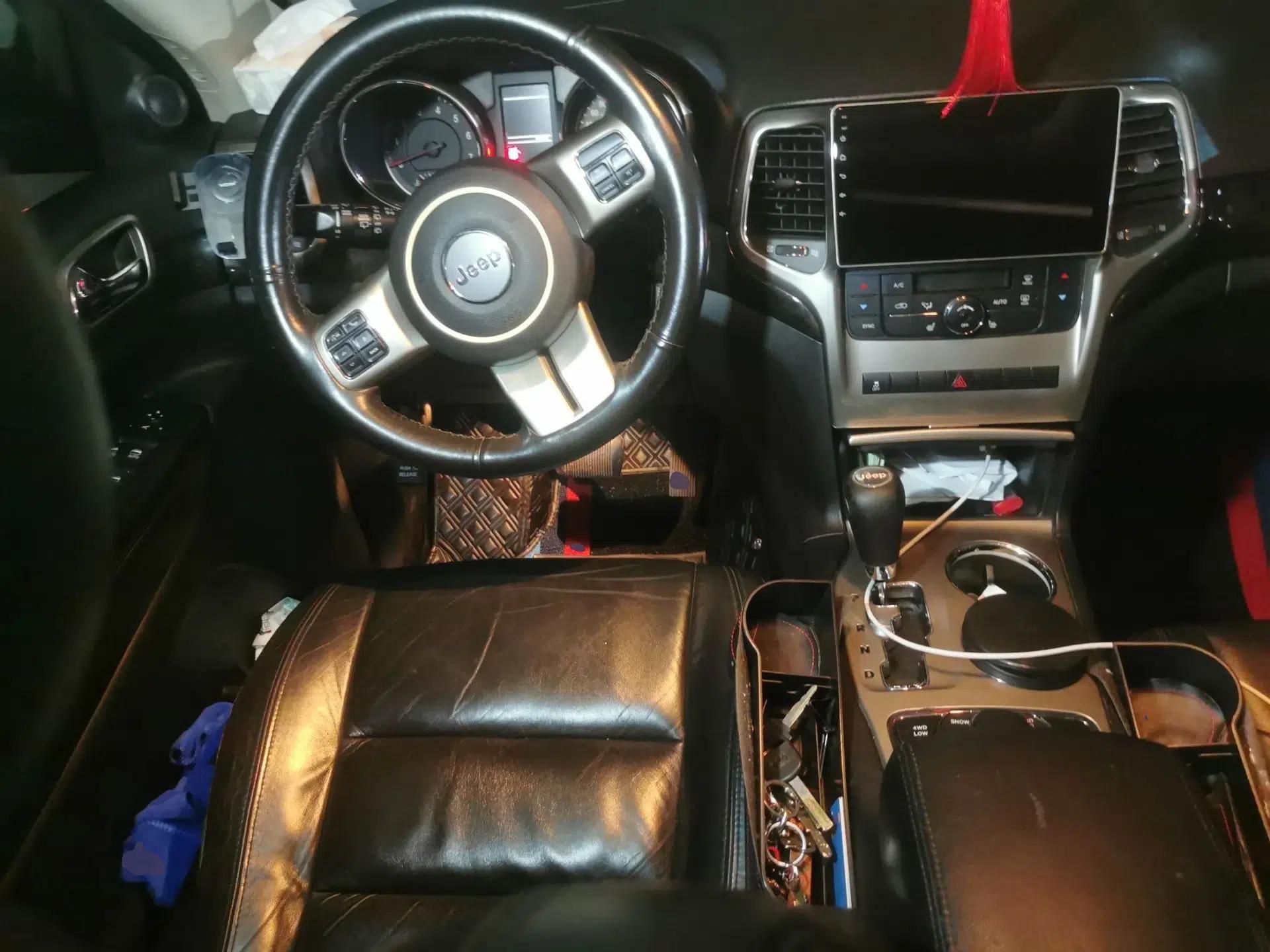 Jeep Grand Cherokee 2013 3.6L Comfort Edition — миниатюра 10
