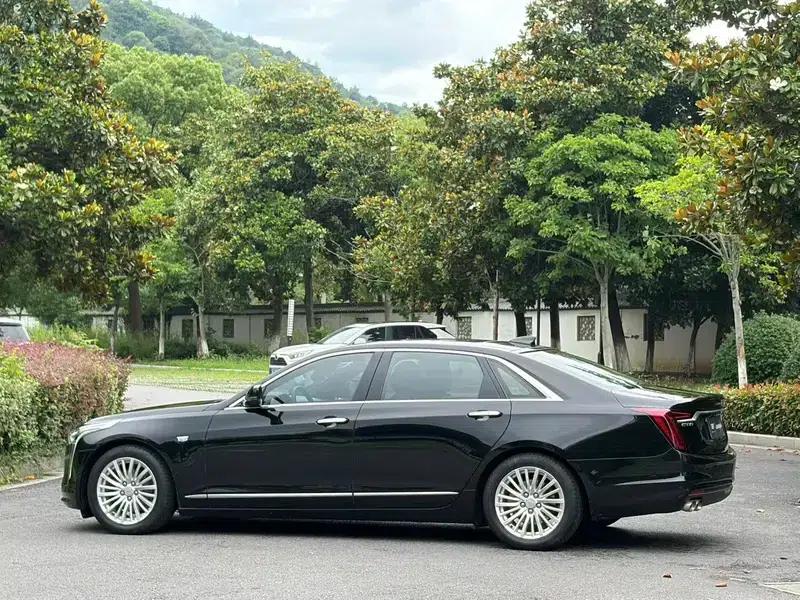 2019 Cadillac CT6 28T Luxury — миниатюра 4