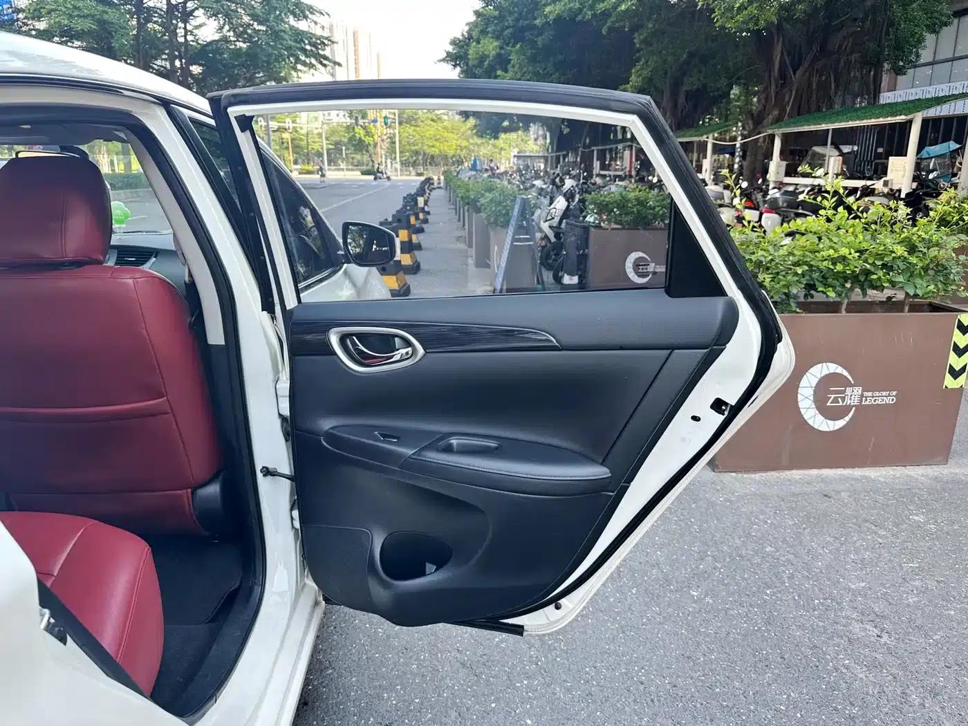 Nissan Sylphy EV 2018 Smart Edition — миниатюра 11