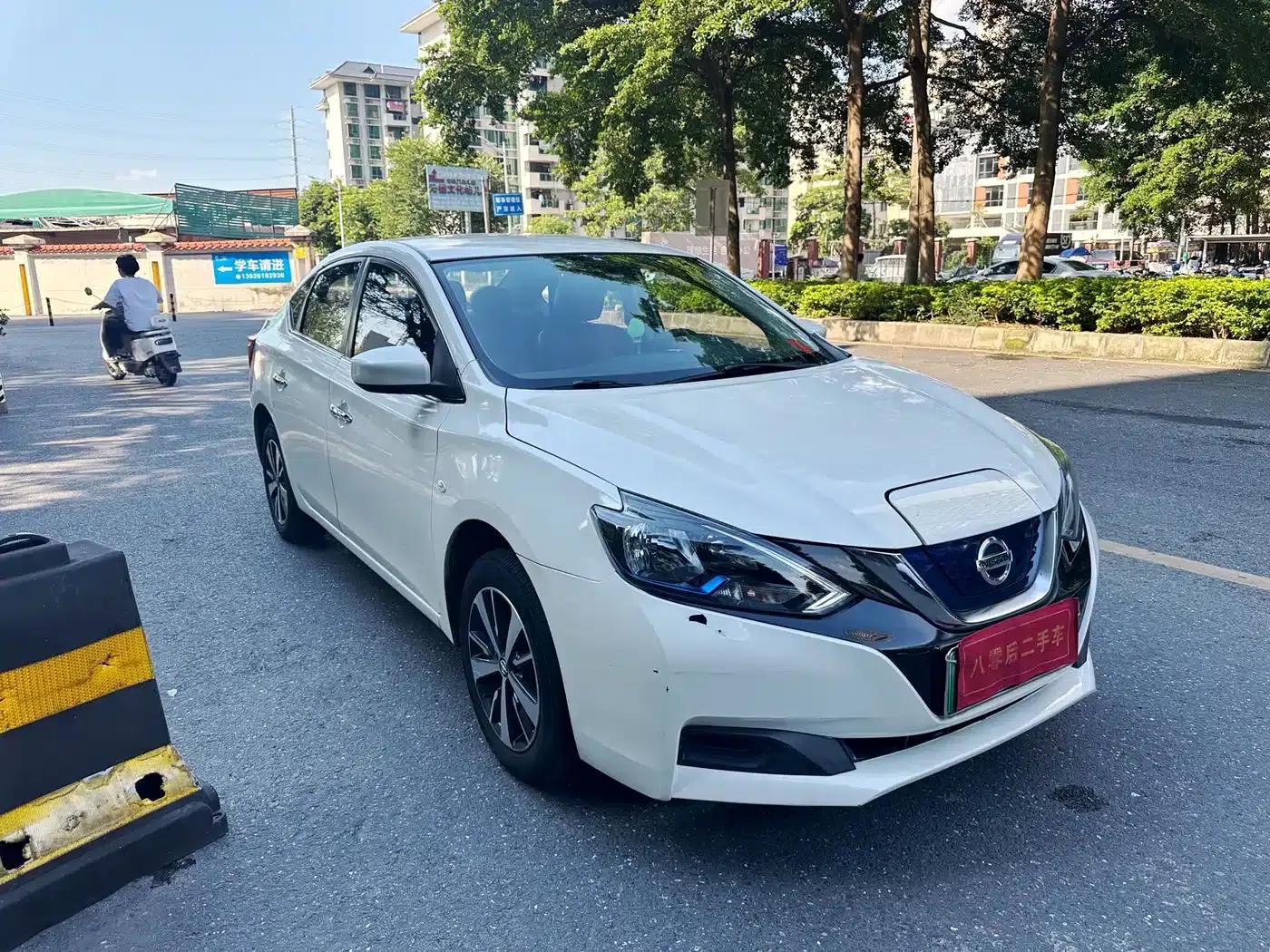 Nissan Sylphy EV 2018 Smart Edition — миниатюра 3