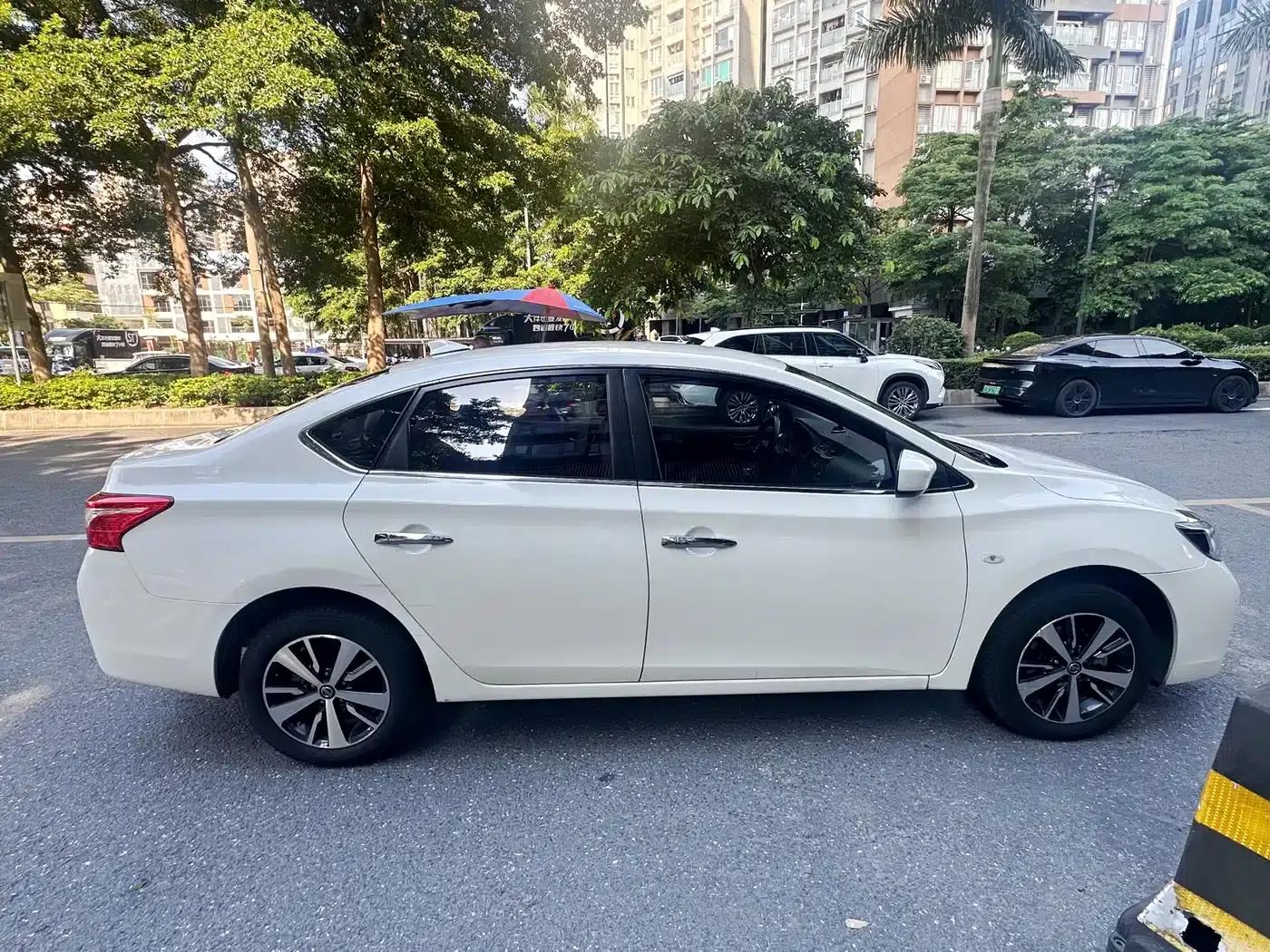 Nissan Sylphy EV 2018 Smart Edition — миниатюра 4