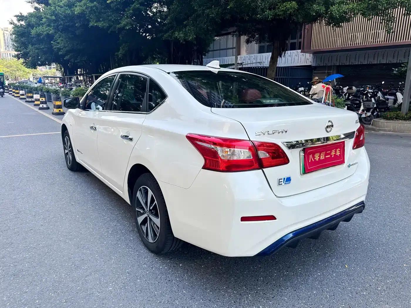 Nissan Sylphy EV 2018 Smart Edition — миниатюра 6