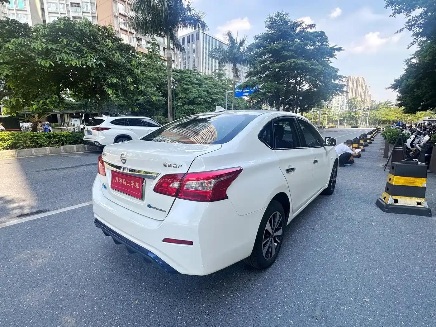 Nissan Sylphy EV 2018 Smart Edition — миниатюра 8