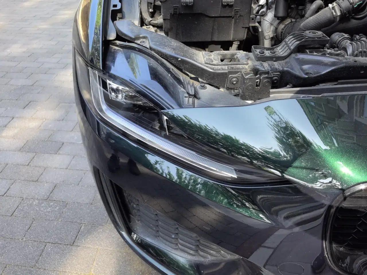 Jaguar XEL 2024 2.0T 250 PS R-DYNAMIC S Ebony Black Sport Edition — миниатюра 7