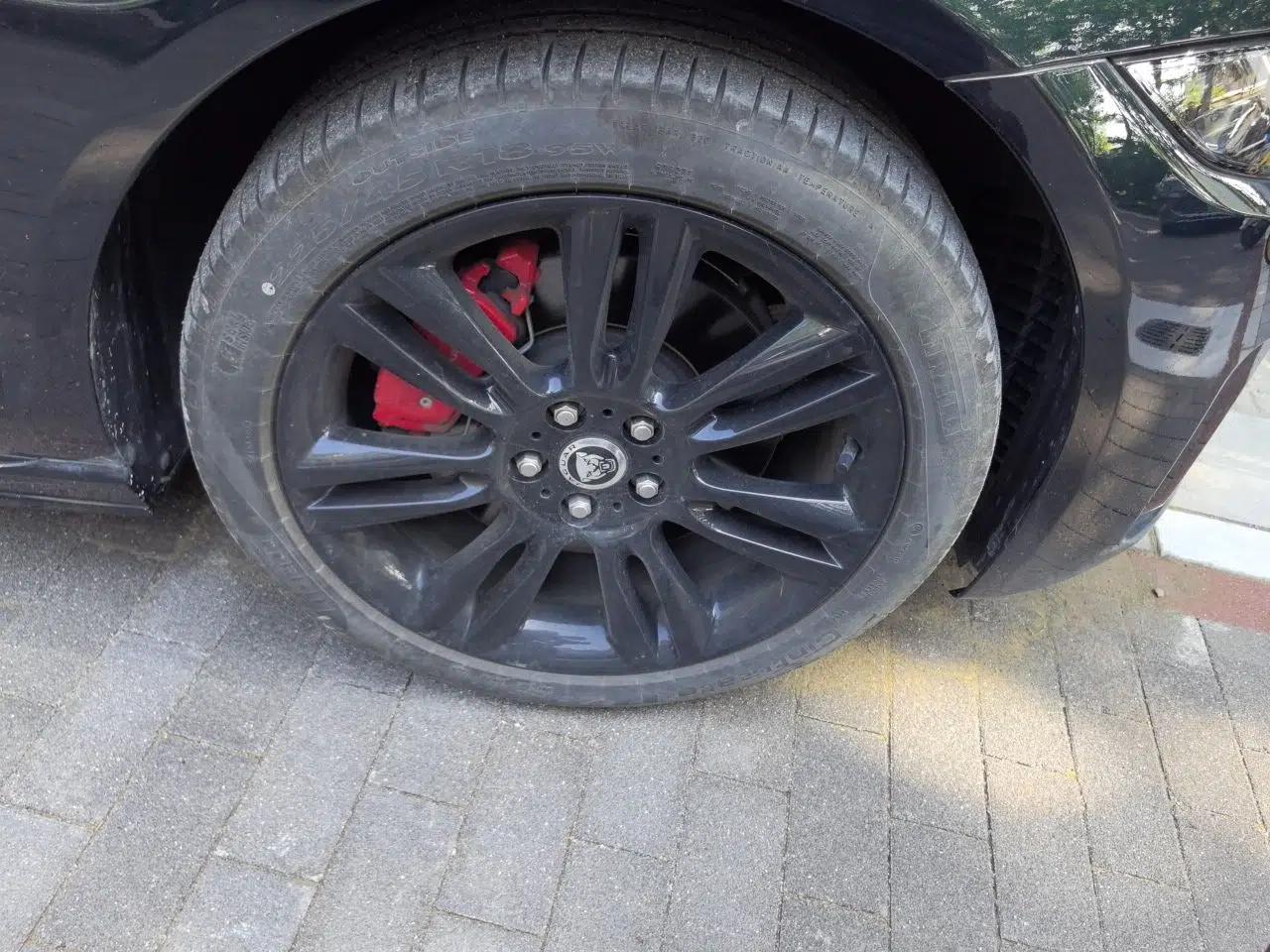 Jaguar XEL 2024 2.0T 250 PS R-DYNAMIC S Ebony Black Sport Edition — миниатюра 8