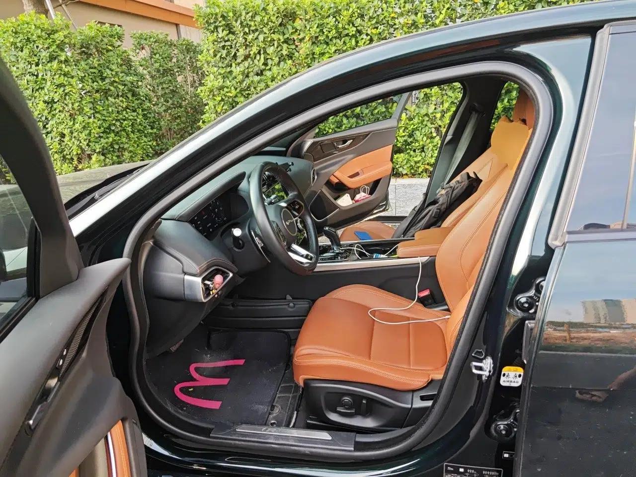 Jaguar XEL 2021 2.0T 250 PS Black Edition Sport Version — миниатюра 15