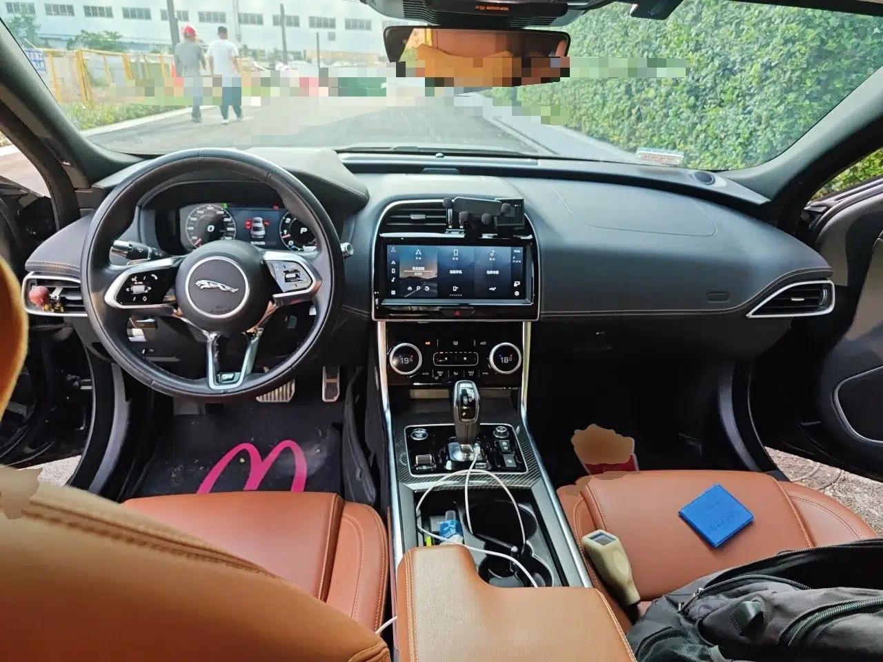 Jaguar XEL 2021 2.0T 250 PS Black Edition Sport Version — миниатюра 9