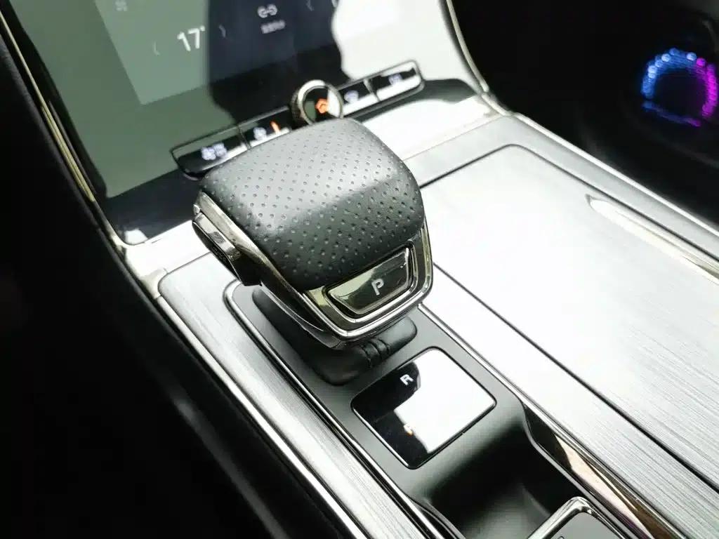 Roewe RX5 2021 PLUS 330TGI Automatic National Trend Smart Edition — миниатюра 13