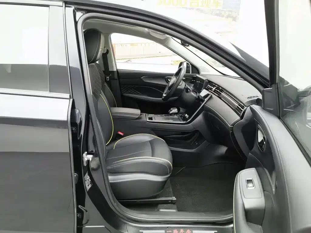 Roewe RX5 2021 PLUS 330TGI Automatic National Trend Smart Edition — миниатюра 23