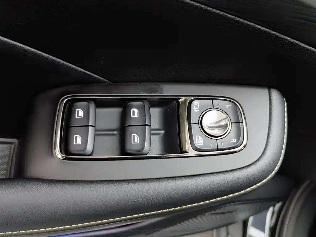 Roewe RX5 2021 PLUS 330TGI Automatic National Trend Smart Edition — миниатюра 9