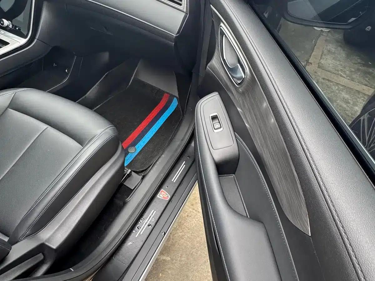 Roewe RX5 2025 PLUS 330TGI Automatic Trendsetting Smart Edition — миниатюра 6