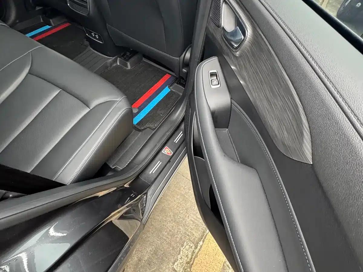 Roewe RX5 2025 PLUS 330TGI Automatic Trendsetting Smart Edition — миниатюра 10
