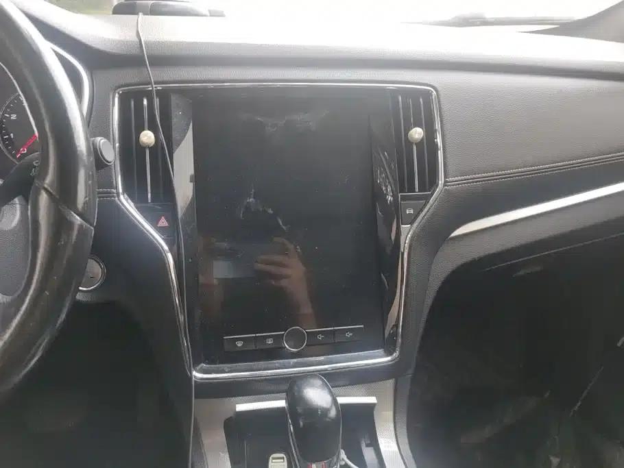 Roewe RX5 2018 20T Two-Wheel Drive Automatic Internet Smart Edition — миниатюра 13